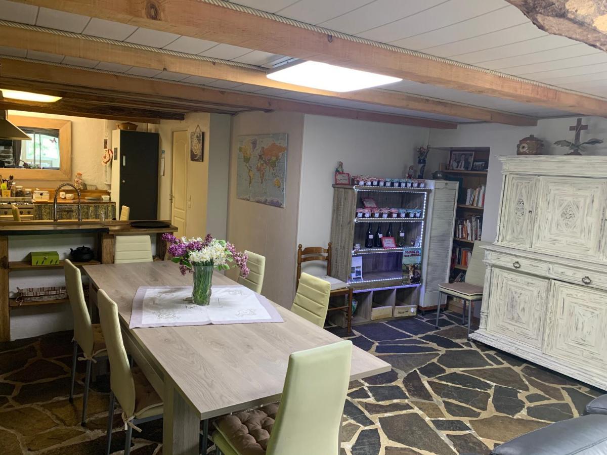 Chambres D'Hotes Le Lepadou-Bas Saint-Chély-dʼAubrac Екстериор снимка