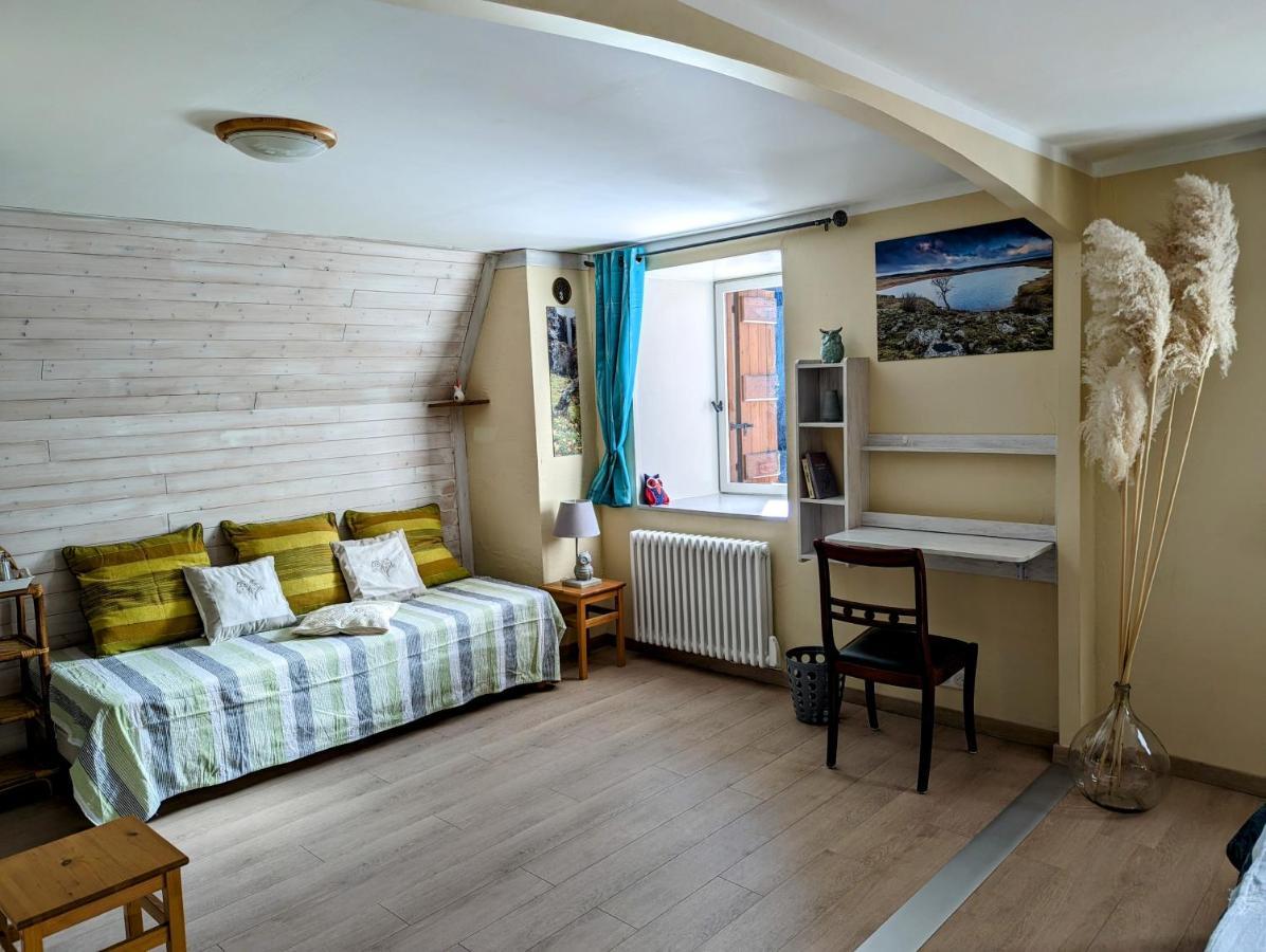 Chambres D'Hotes Le Lepadou-Bas Saint-Chély-dʼAubrac Екстериор снимка
