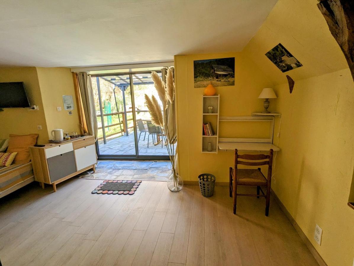 Chambres D'Hotes Le Lepadou-Bas Saint-Chély-dʼAubrac Екстериор снимка