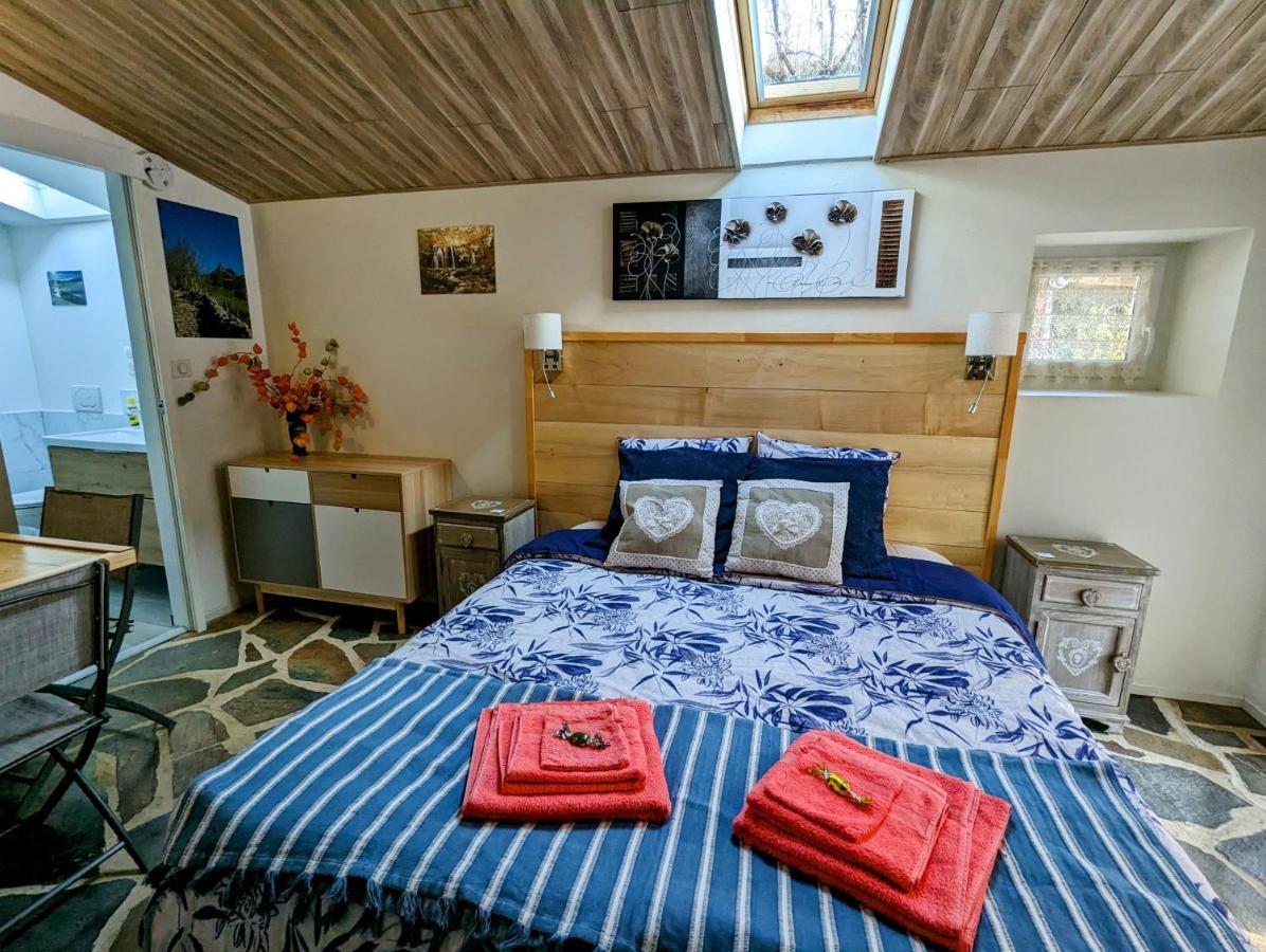 Chambres D'Hotes Le Lepadou-Bas Saint-Chély-dʼAubrac Екстериор снимка